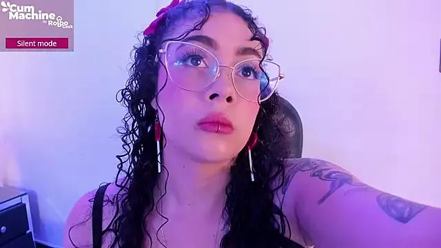 Freechat antonelllepiercee on StripChat