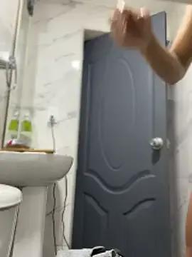 Arilw — WET PUSSY AND PUT FINGERS IN PLEASE