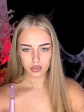 Freechat AubrieleRouj1 on StripChat