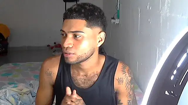 StripChat AXionX is Freechat AXionX — take off shorts