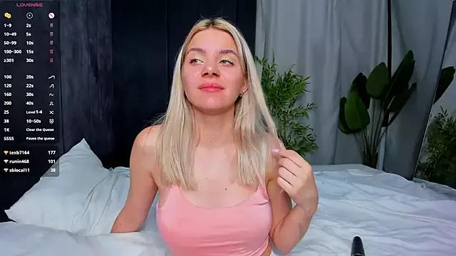 BlissBoardley on StripChat