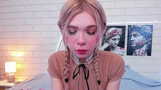 Freechat Blondy_Fina on StripChat