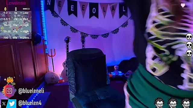 Freechat bluelen on StripChat