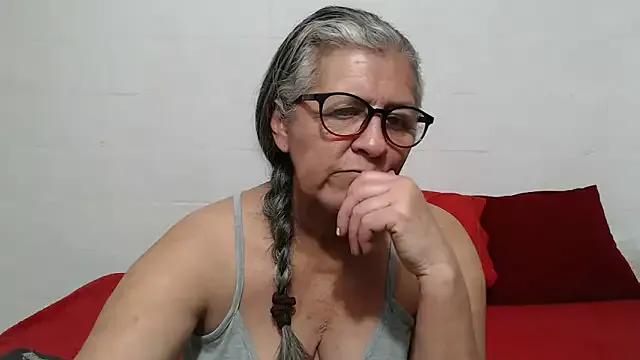 Freechat candy_mature_ on StripChat