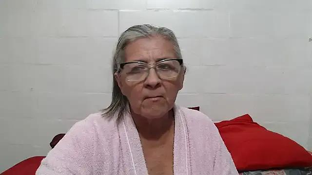 Freechat candy_mature_ on StripChat