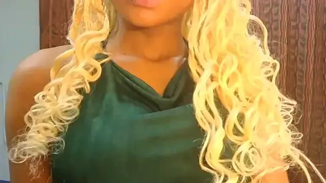 Freechat CaramelDelux27 on StripChat