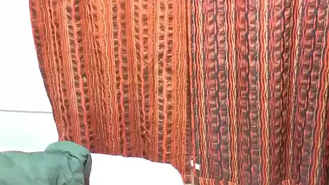 Freechat CaramelDelux27 on StripChat