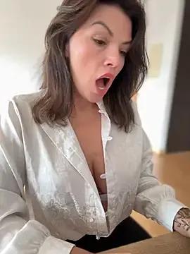 Freechat CarlaConnorTV on StripChat