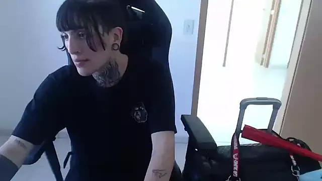 Freechat charlotbelucci_ on StripChat