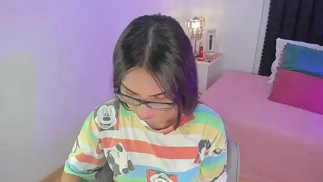 Freechat cherrylady_02 on StripChat