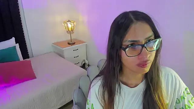 Freechat cherrylady_02 on StripChat