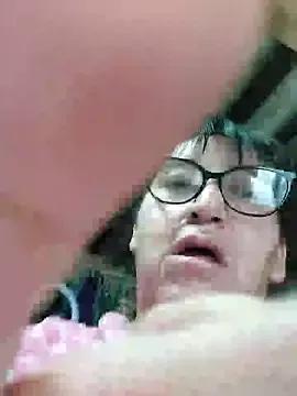 clarita_01 — Saltar desnuda