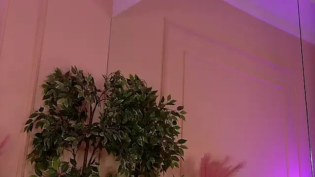 CrystalRedd — i wanna make a huge mess