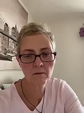 StripChat Curvy-Jinx is Freechat Curvy-Jinx — Both show pussy