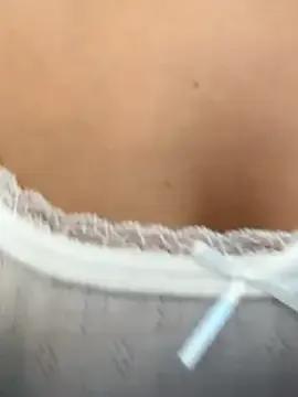 Freechat cuteluci_ on StripChat