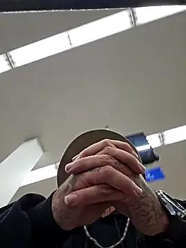 Freechat dadbod1178 on StripChat