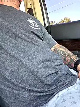 Freechat dadbod1178 on StripChat