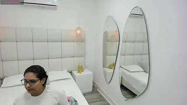 Freechat DanielleEvans_ on StripChat