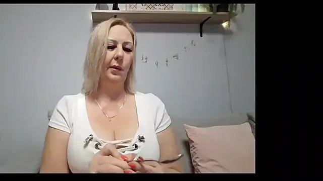 Freechat DianaLive on StripChat