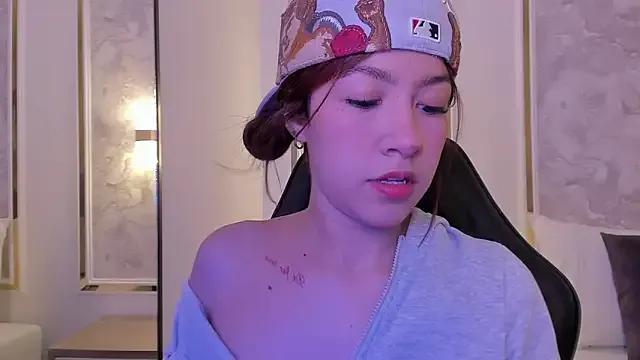 Freechat doll_eyees_ on StripChat