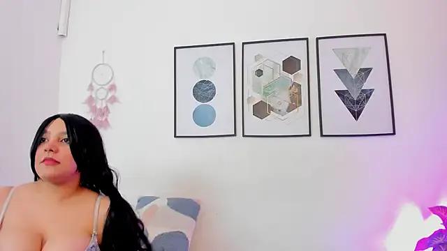 Freechat dullce77 on StripChat