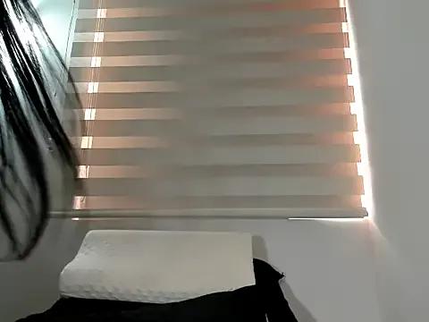 Freechat foxy-porn1 on StripChat