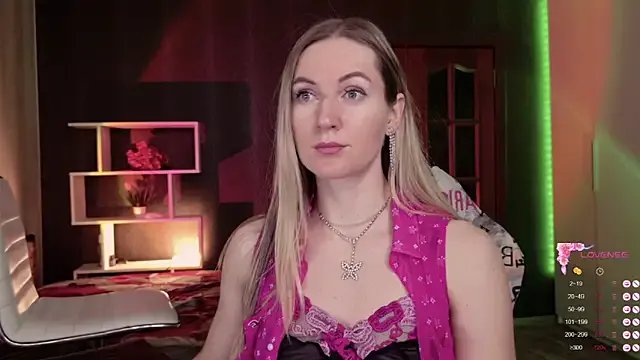 Freechat Hello_Lisha on StripChat