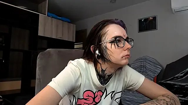 Freechat HighelikeGirl on StripChat