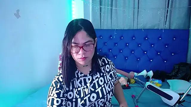 Freechat hornny_cougar on StripChat