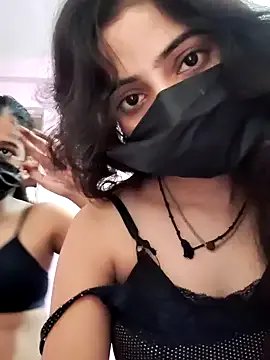 Hot-komall on StripChat