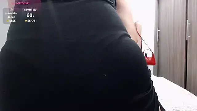 HotAss_Hally on StripChat