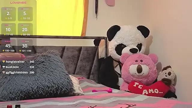 Freechat Hotsamantamature on StripChat