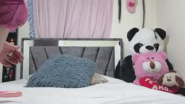 Freechat Hotsamantamature on StripChat