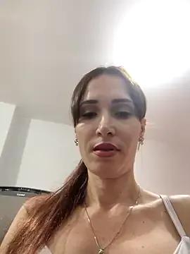 StripChat Irresistible24 is Freechat Irresistible24 — Ir pelada l na rua/ naked in street