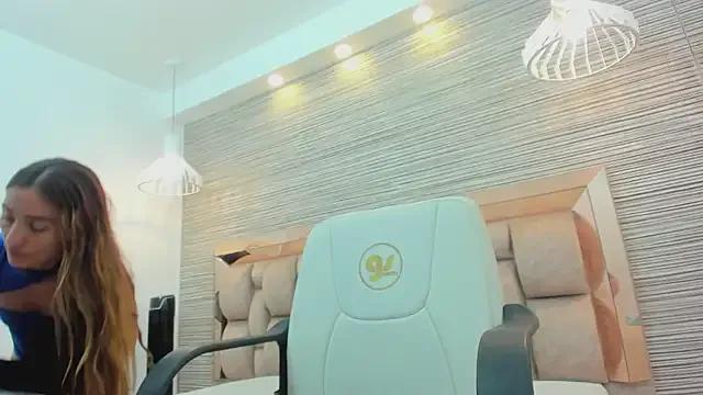 isaa_stone on StripChat