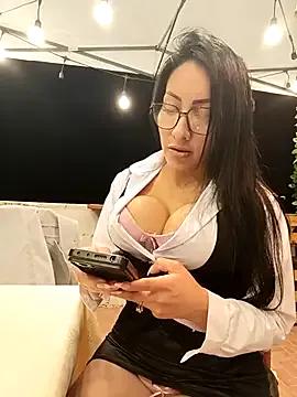 Freechat Isabellitasexi38 on StripChat