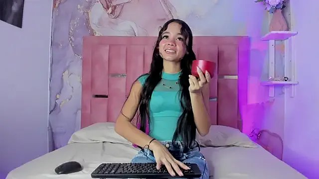 Isis_Blaze on StripChat