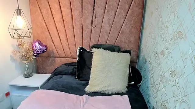 Issa_Milf__ — RIDING A DILDO AND WHIPPING MY TITS