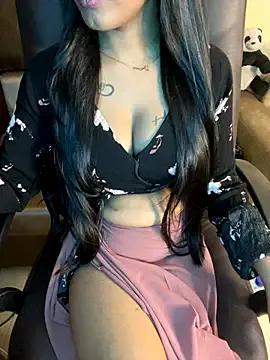 Freechat its_ur_flora on StripChat