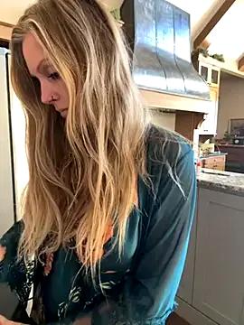 ItsDanniG — Cum Show W/ Vibes