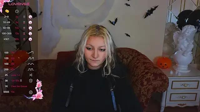 Group JuicyLullu on StripChat