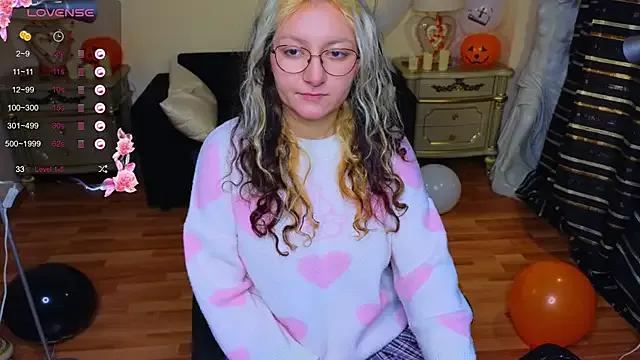 Group JuicyLullu on StripChat