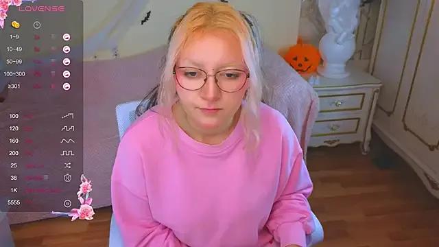 Group JuicyLullu on StripChat