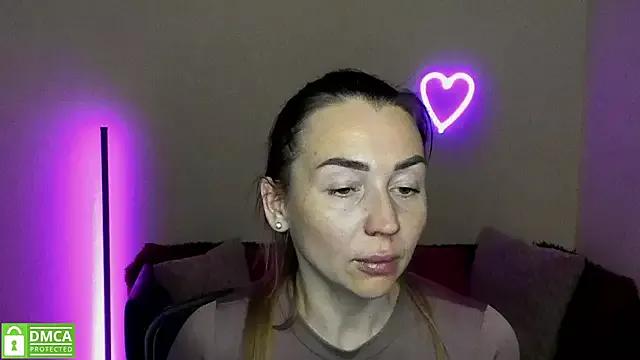 Freechat Kiss_julli88I on StripChat