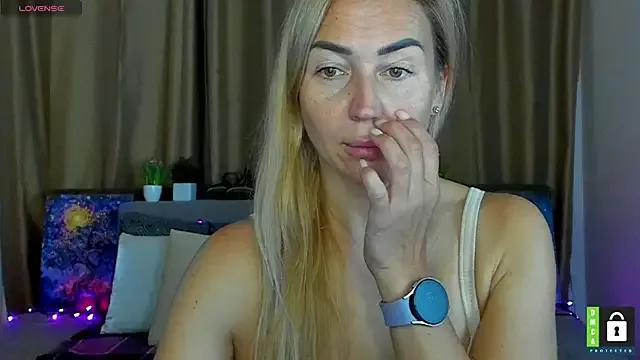 Freechat Kiss_julli88I on StripChat