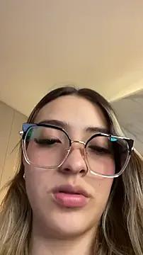 Freechat KYLIE_JONES6 on StripChat