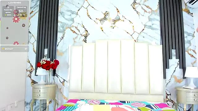 Freechat larakrouf on StripChat