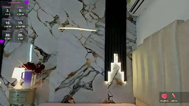 Freechat larakrouf on StripChat