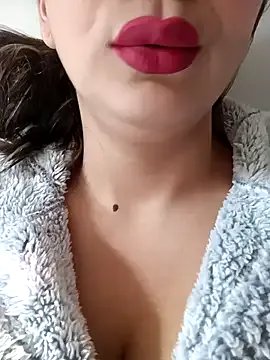 Freechat LINA-DALOUA on StripChat