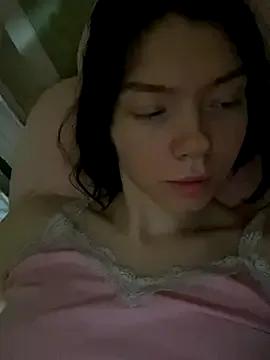 Lisaaa_Alisa on StripChat